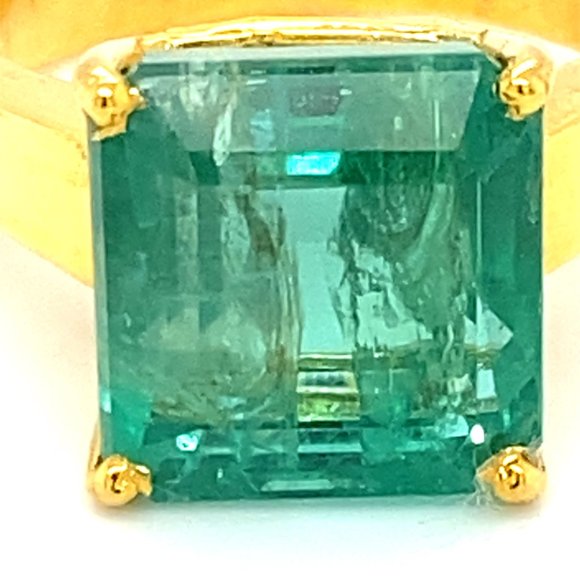 GIA Certified Emerald 10.17ct Solid 18K Gold Ring - Picture 6 of 7